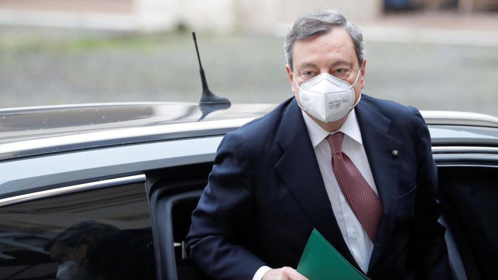 Mario Draghi a su llegada al Quirinale para jurar su cargo ante Sergio Mattarella.