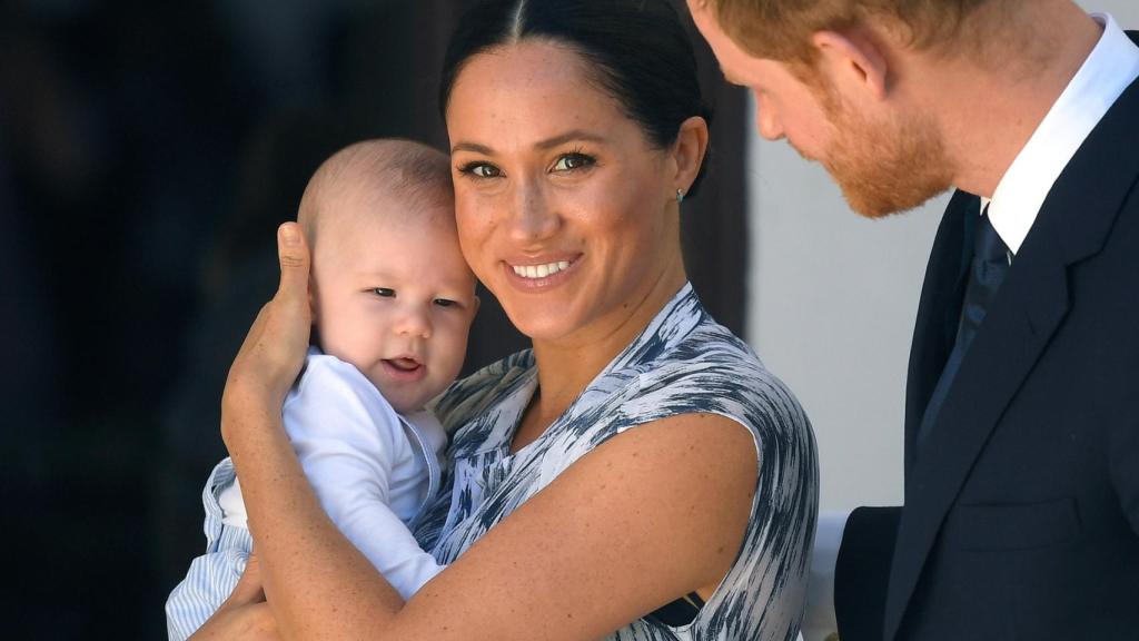 Meghan y Harry, junto a su hijo Archie, en Sudáfrica.