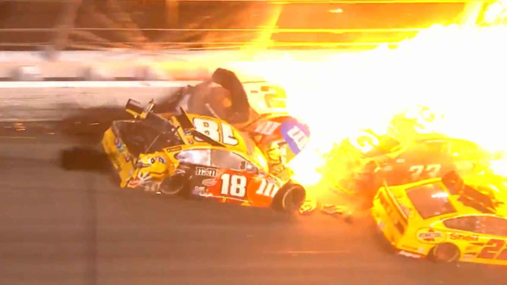 El espectacular accidente en la prueba de Daytona 500 dentro del campeonato de NASCAR. Foto: Twitter (@NASCAR)