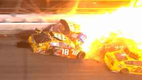 El espectacular accidente en la prueba de Daytona 500 dentro del campeonato de NASCAR. Foto: Twitter (@NASCAR)