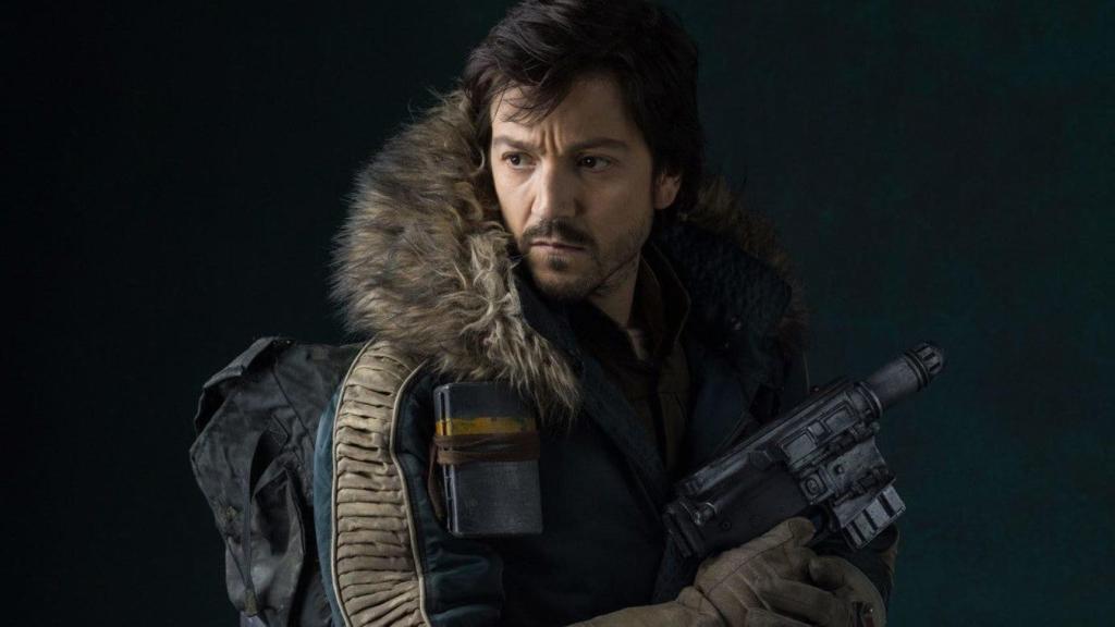 Diego Luna es Cassian Andor.