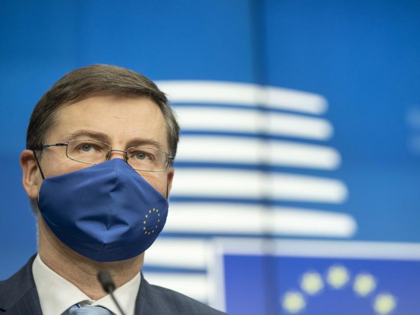 El vicepresidente económico de la Comisión, Valdis Dombrovskis, durante la rueda de prensa de este martes