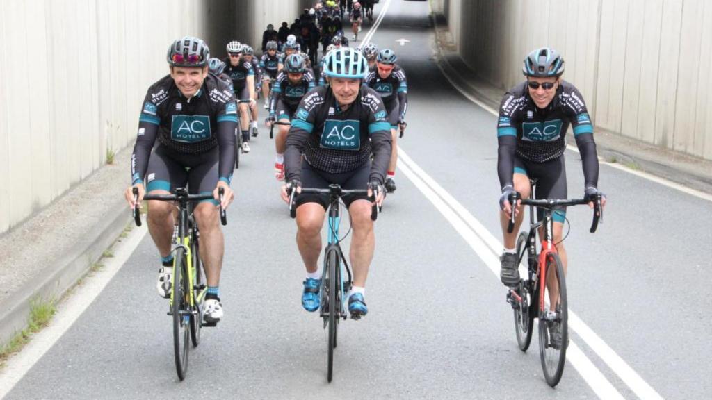 De izquierda a derecha: Carlos Catalán (recientemente fallecido), Antonio Catalán y Arne Sorenson en la ruta Jacobeo.