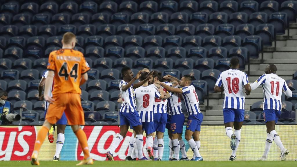 La plantilla del Oporto celebra un gol ante la Juventus