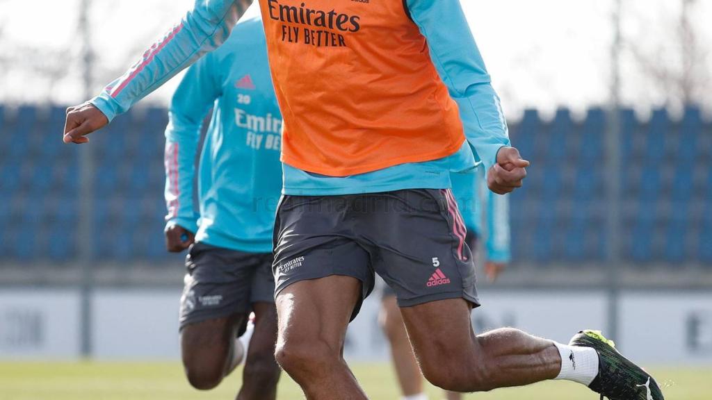 Raphael Varane, durante un entrenamiento del Real Madrid