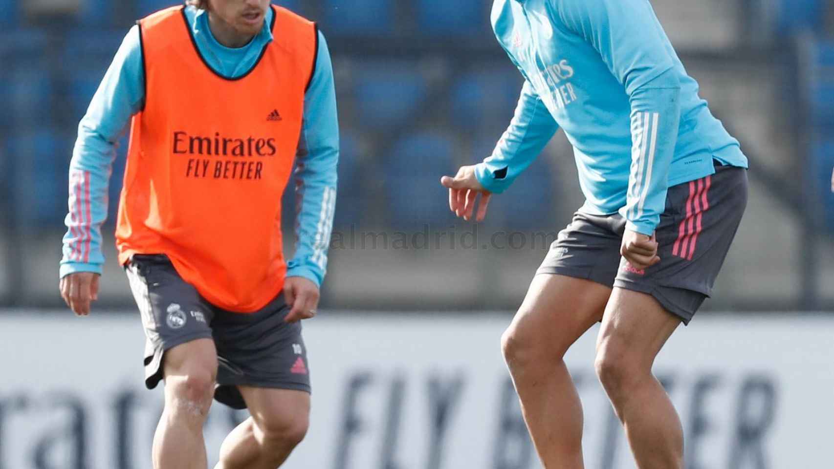 Luka Modric y Mariano Díaz, durante un entrenamiento del Real Madrid