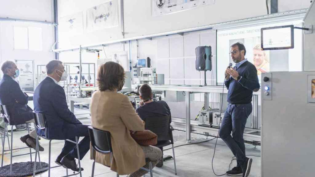 Una reunión técnica del clúster del sector.