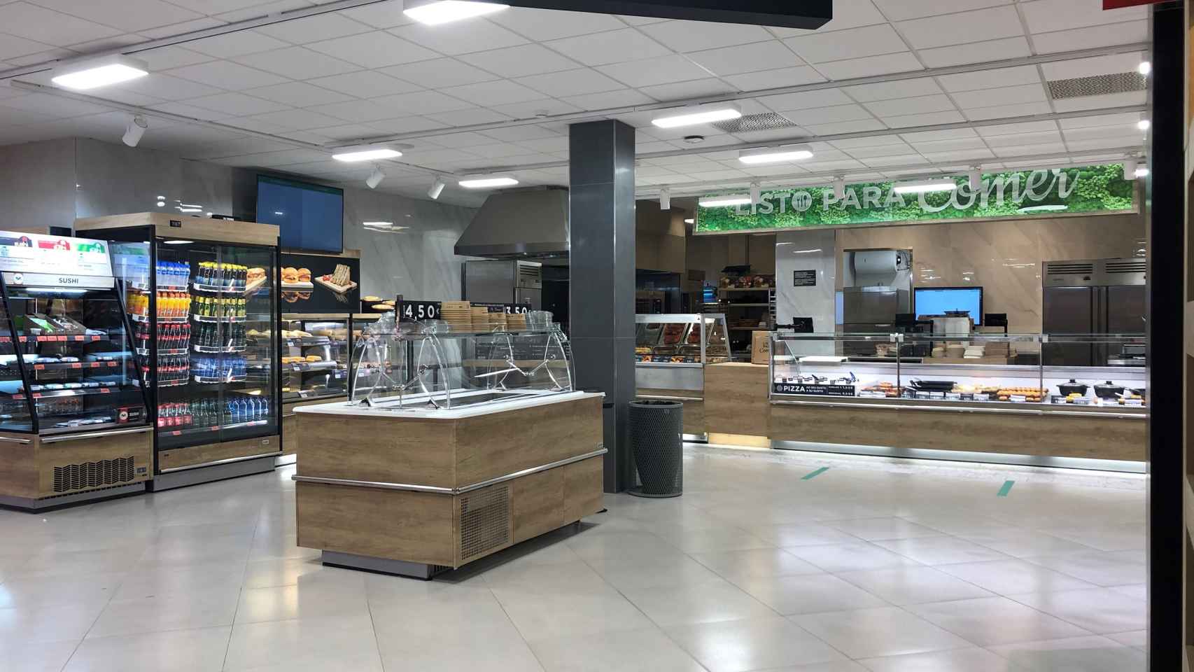 Sección ‘Listo para comer’ en el Mercadona del barrio de Lérez, en Pontevedra, reformado en diciembre de 2020.