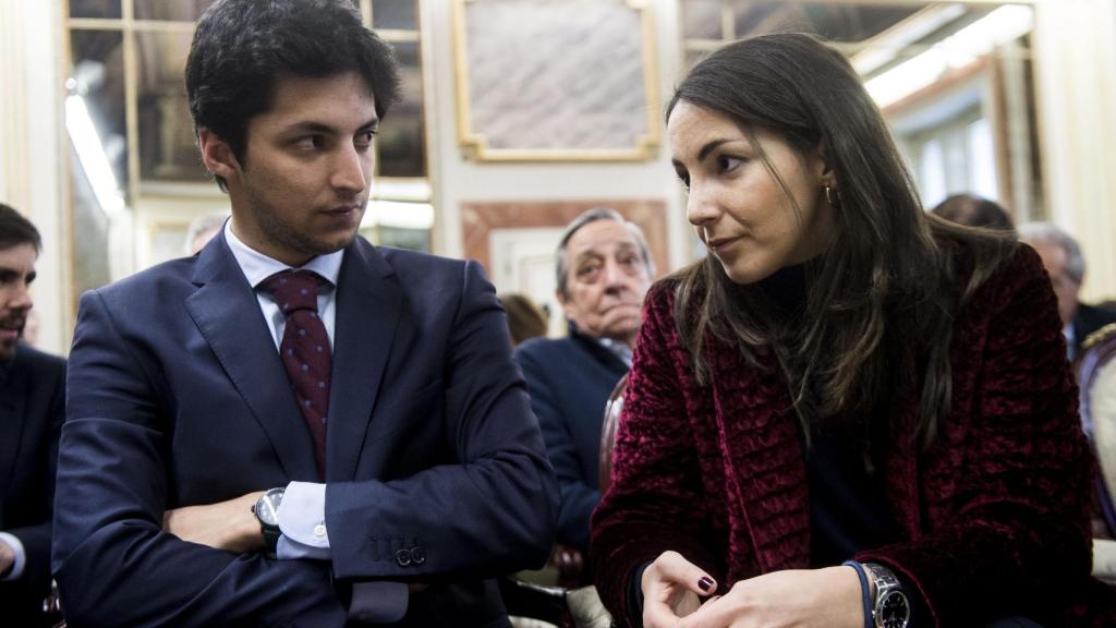 Fernando y Alejandra Romero en un acto por el cuarto aniversario de la muerte de su abuelo.