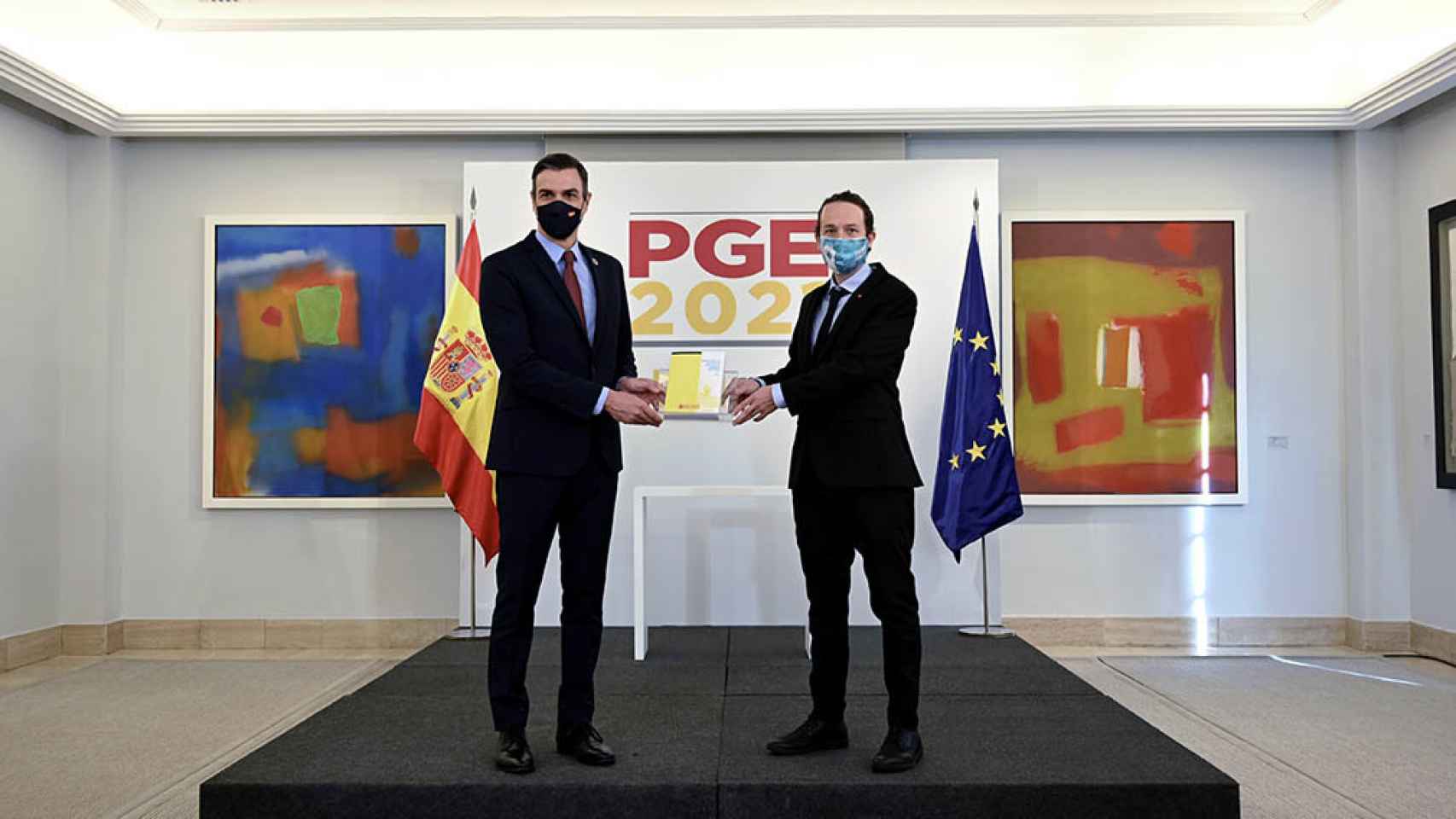 Pedro Sánchez y Pablo Iglesias, presentando los Presupuestos Generales del Estado para 2021.