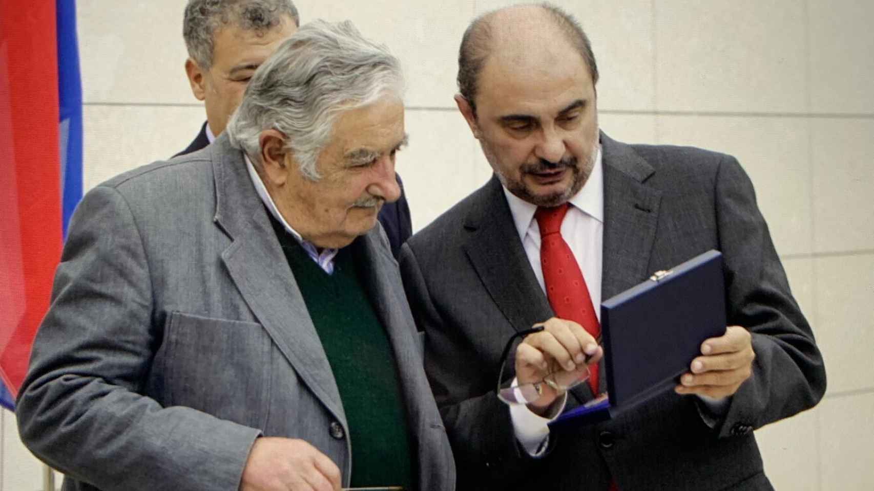 Junto a José Mujica, presidente de Uruguay