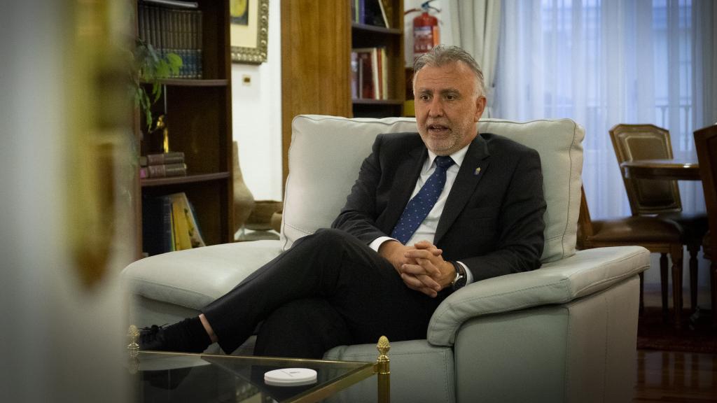 El presidente de Canarias,  Ángel Víctor Torres, entrevistado por EL ESPAÑOL.