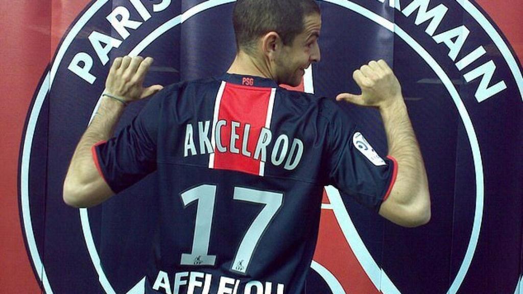 Gregory Akcelrod con la camiseta del PSG