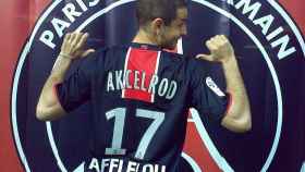 Gregory Akcelrod con la camiseta del PSG