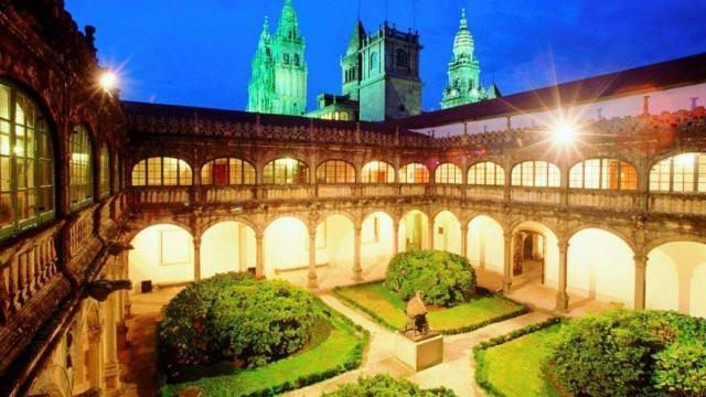 El claustro del Colexio de Fonseca.