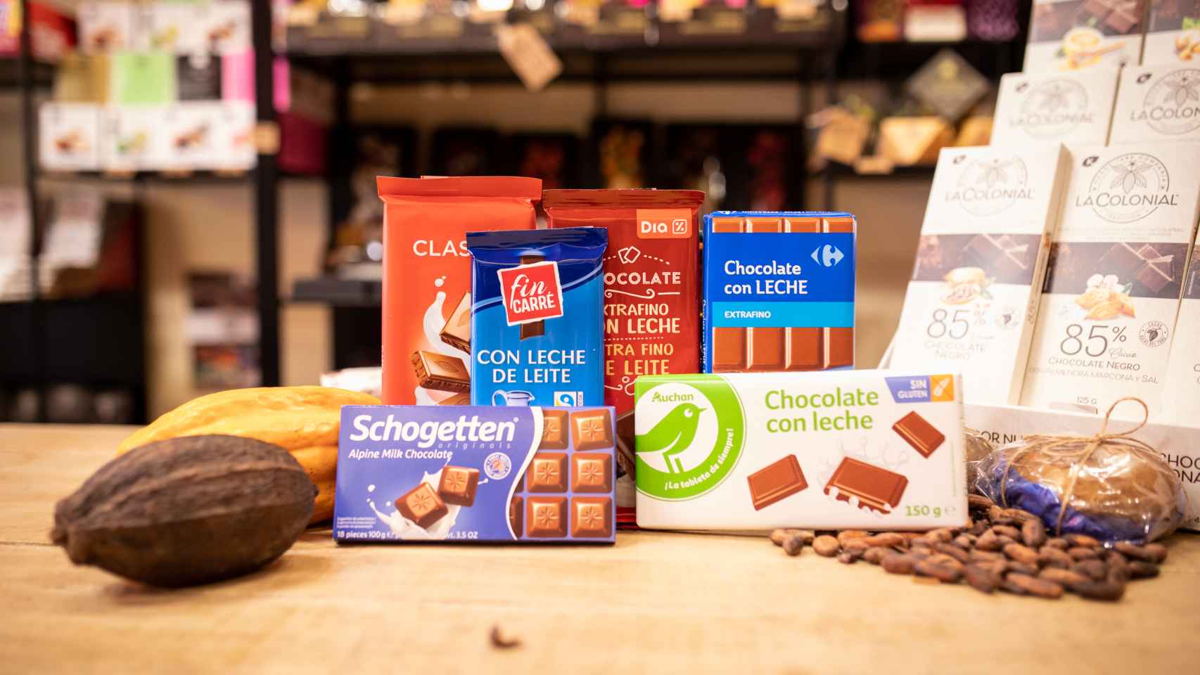 Las seis tabletas de chocolate con leche de los supermercados analizadas en la cata.