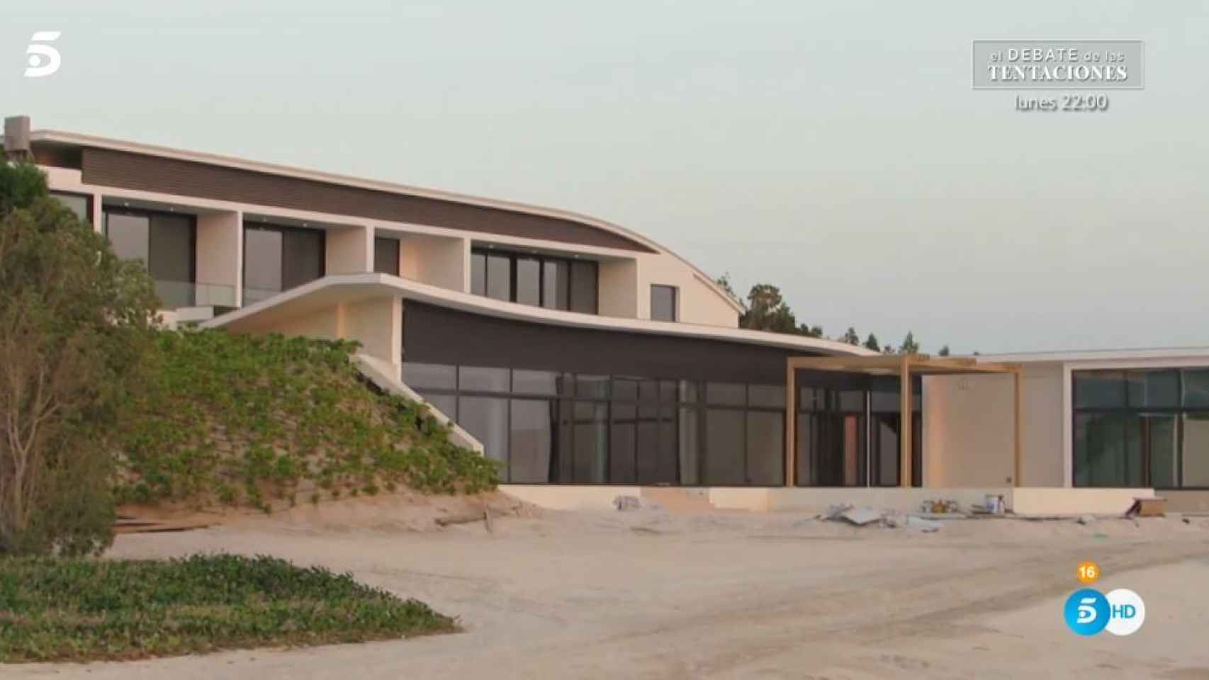 La imagen de la villa donde vive Juan Carlos I en Abu Dabi, según 'Viva la vida'.