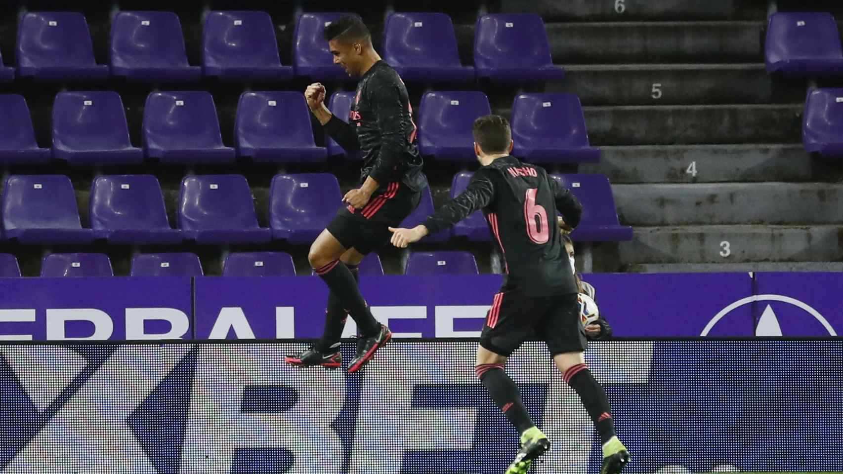 Casemiro celebra su gol al Real Valladolid