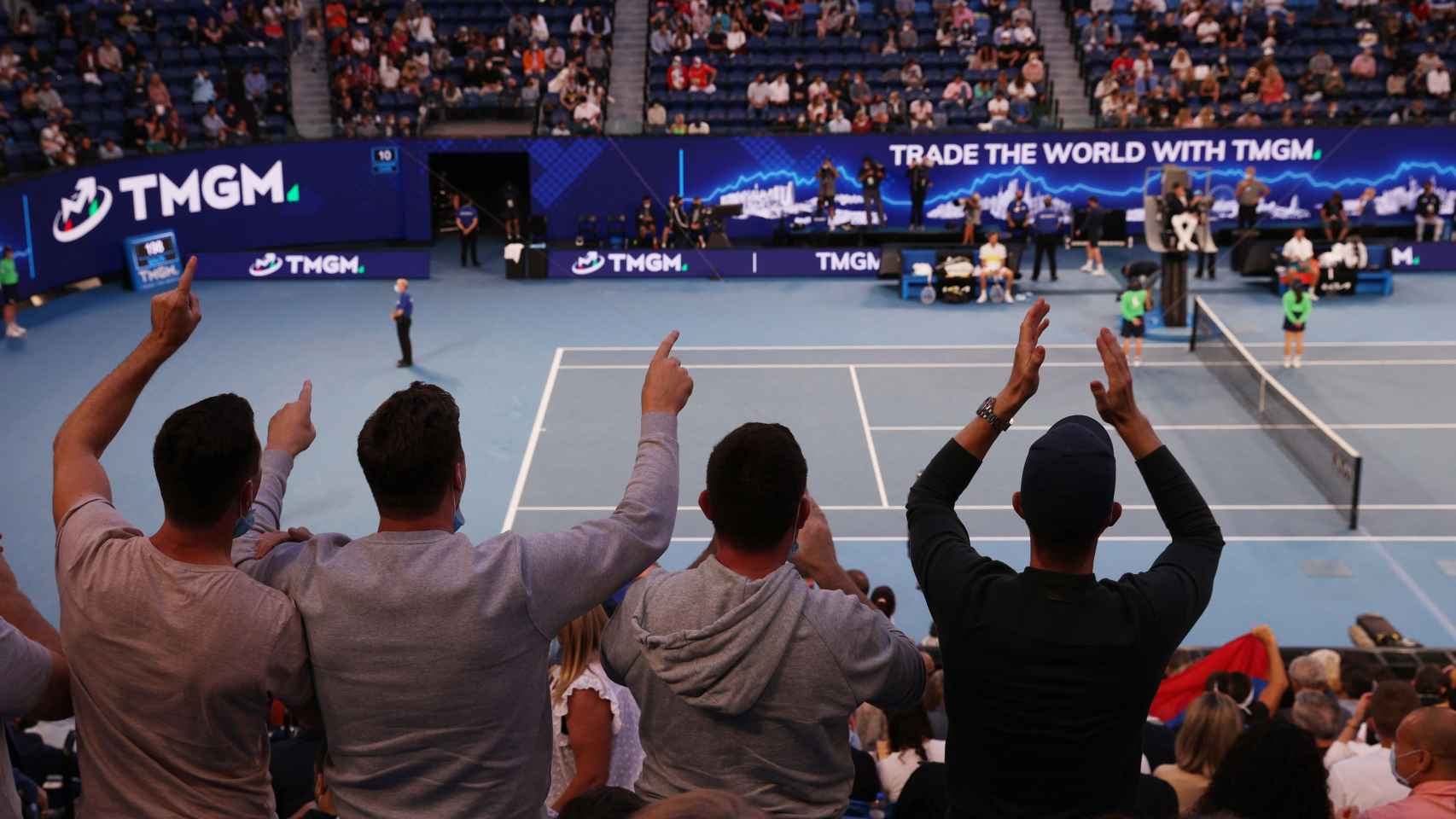El público en las gradas de la Rod Laver para el Novak Djokovic - Daniil Medvedev