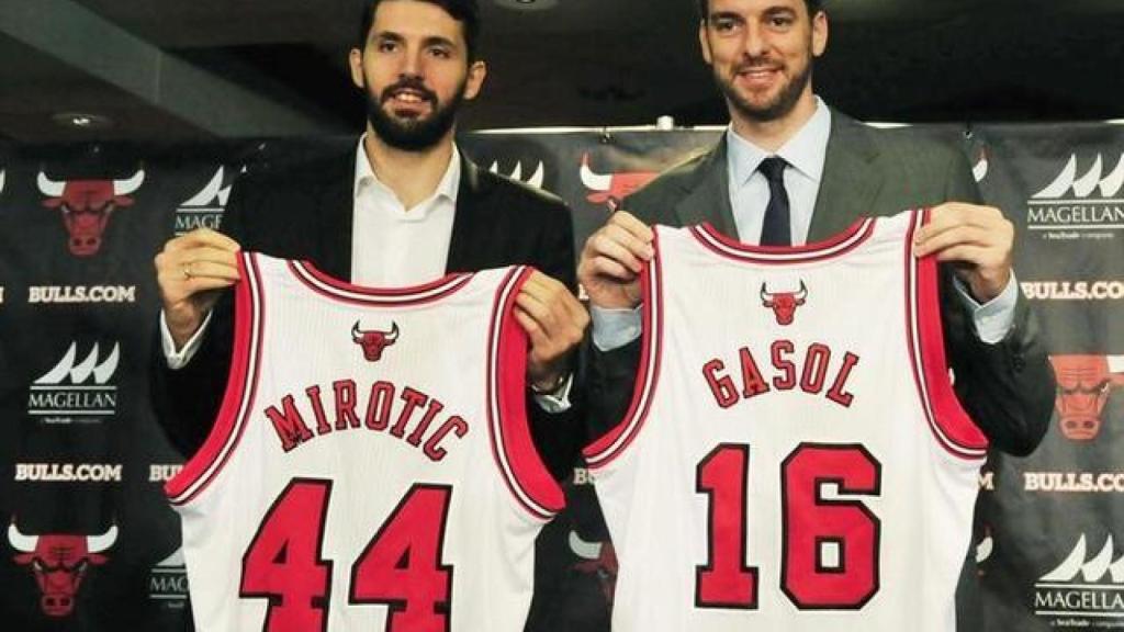 Mirotic y Pau Gasol con los Bulls