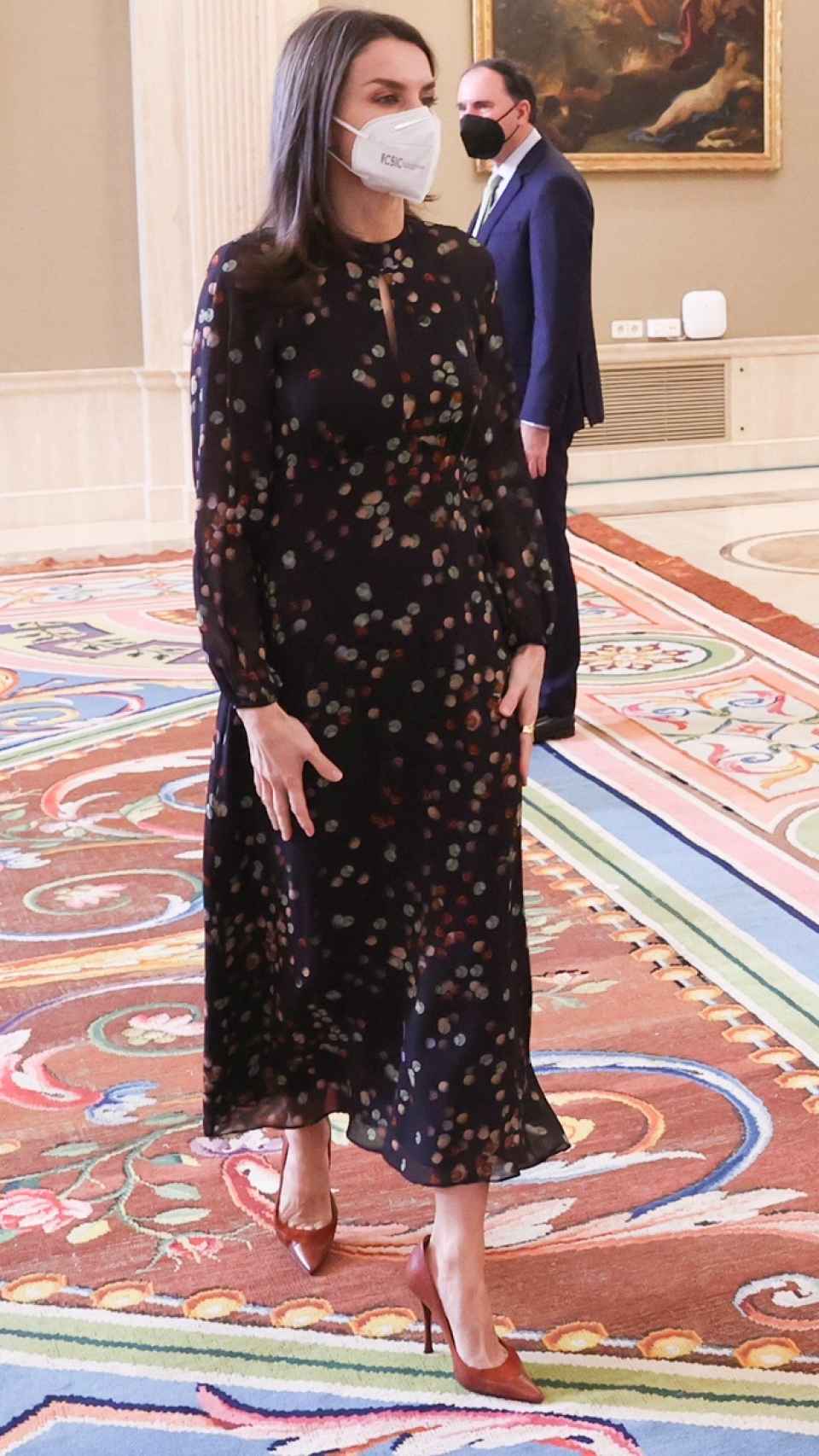 La Reina luciendo su vestido de Massimo Dutti.