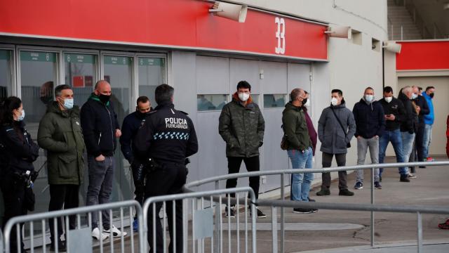 Los primeros colectivos vacunados contra la Covid-19 en el Wanda Metropolitano