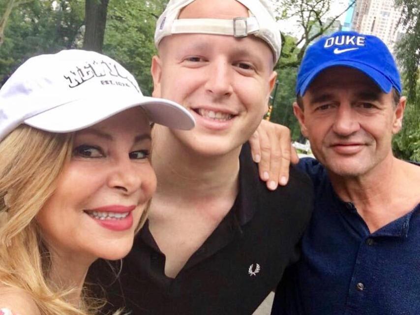 La primera foto de Ana Obregón, Alessandro y Álex Lequio desde Nueva York en pleno tratamiento contra el cáncer.