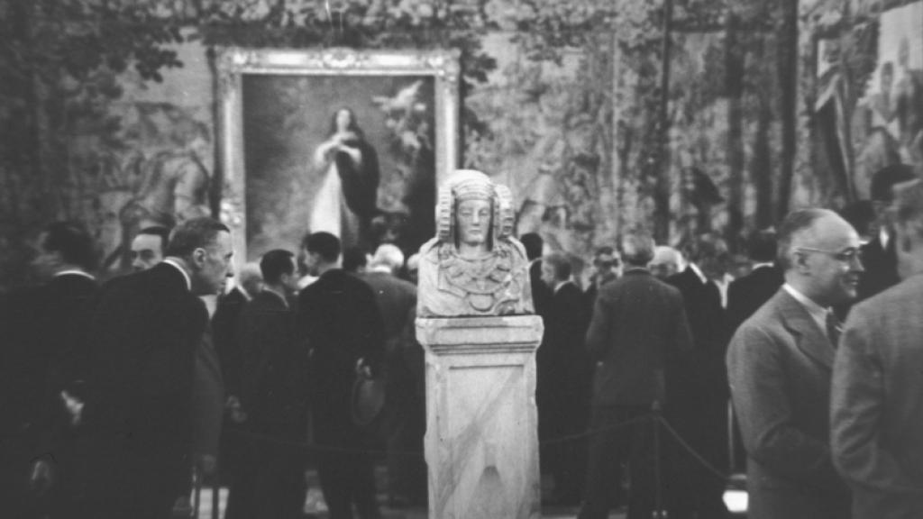 La Dama de Elche y, al fondo, la 'Inmaculada' de Murillo tras regresar de Francia.