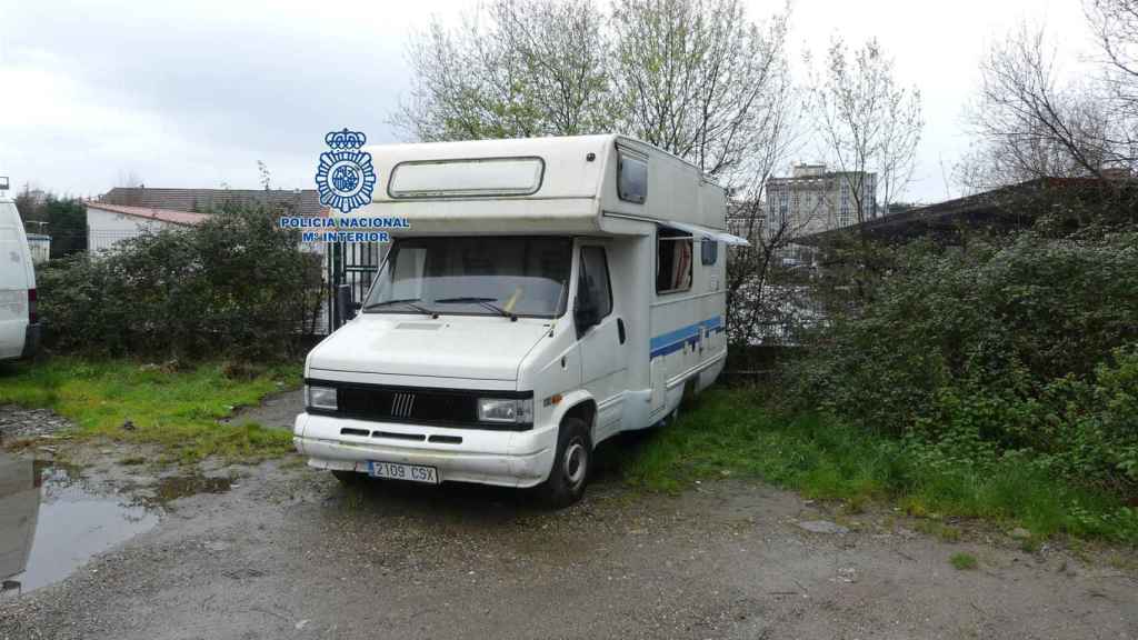 Autocaravana en la que apareció muerto un vecino de Pontevedra