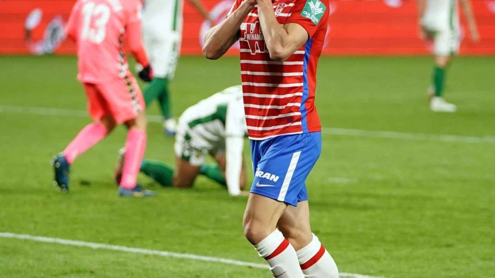Antonio Puertas celebra el gol de la victoria del Granada ante el Elche