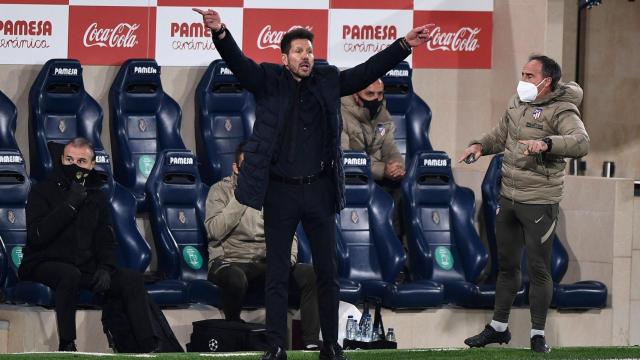 El 'Cholo' Simeone, en la banda del Estadio de La Cerámica