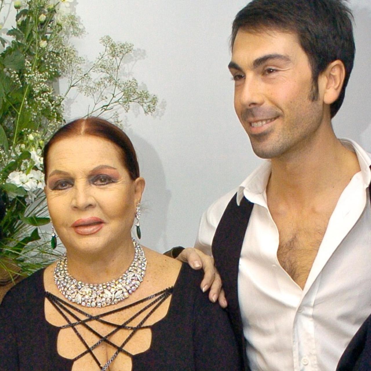 Manuel Zamorano junto a Sara Montiel en una imagen de 2006.