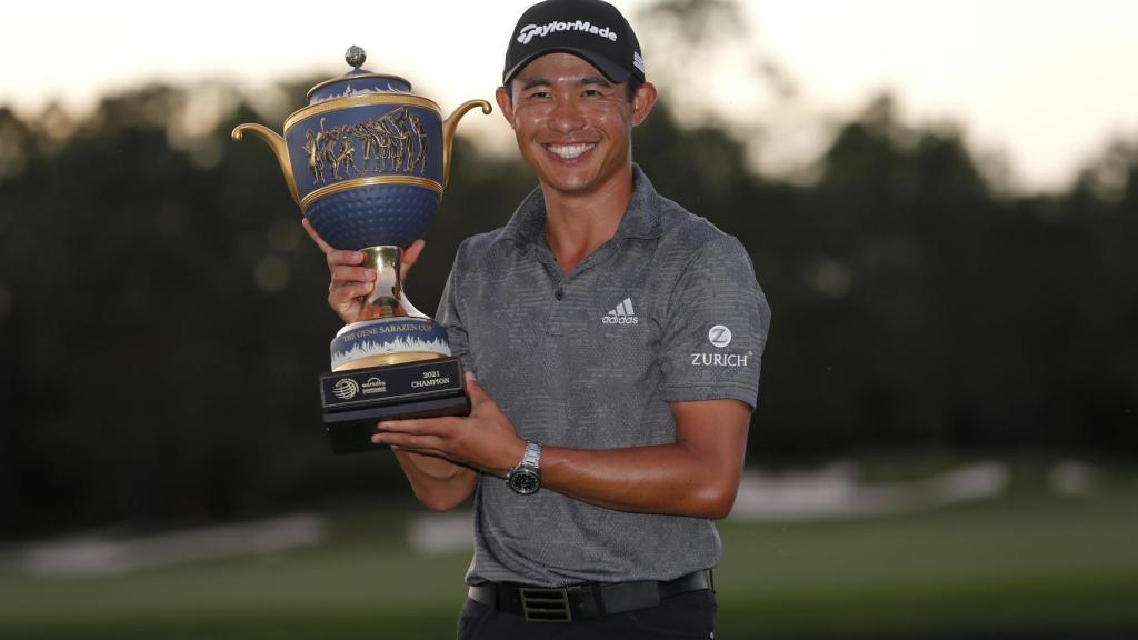 Morikawa con su trofeo del Mundial Workday