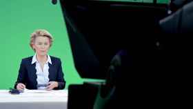La presidenta de la Comisión, Ursula von der Leyen, durante la videocumbre de este lunes