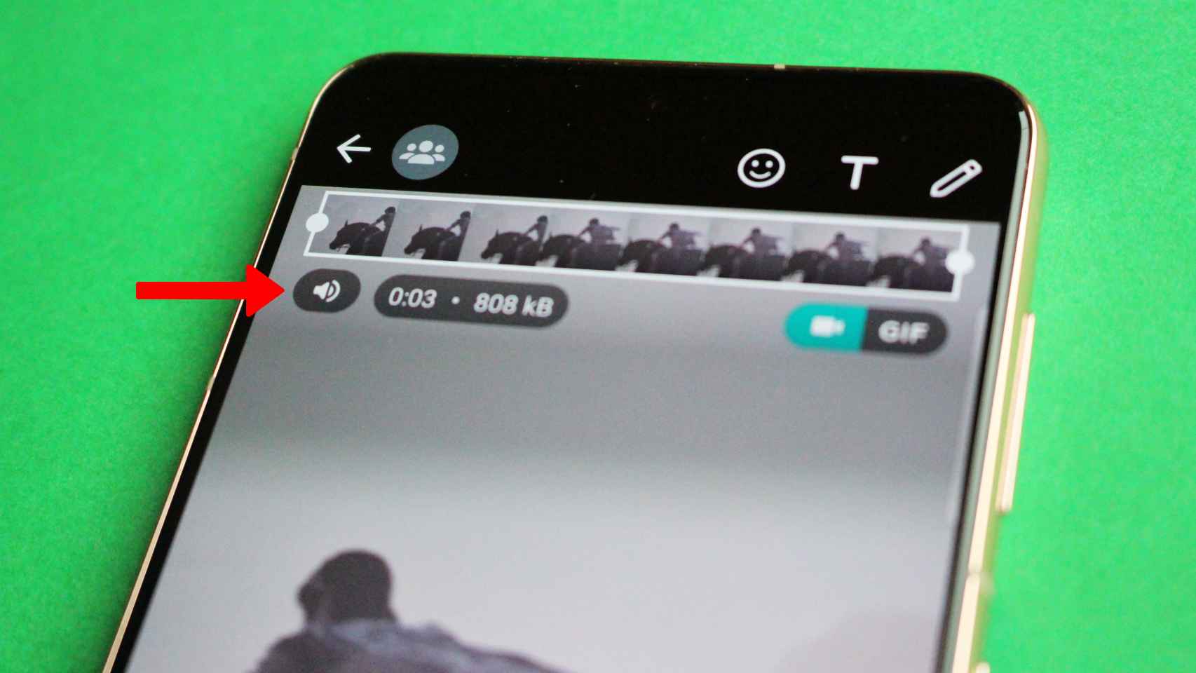 WhatsApp añade un nuevo truco para enviar vídeos sin audio.