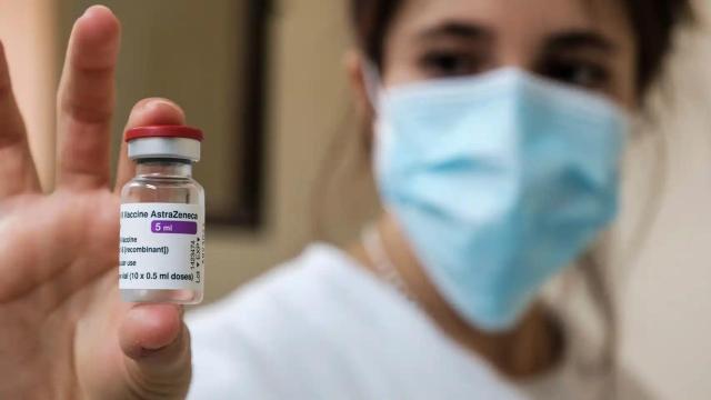 Un vial de la vacuna de AstraZeneca contra la Covid-19.