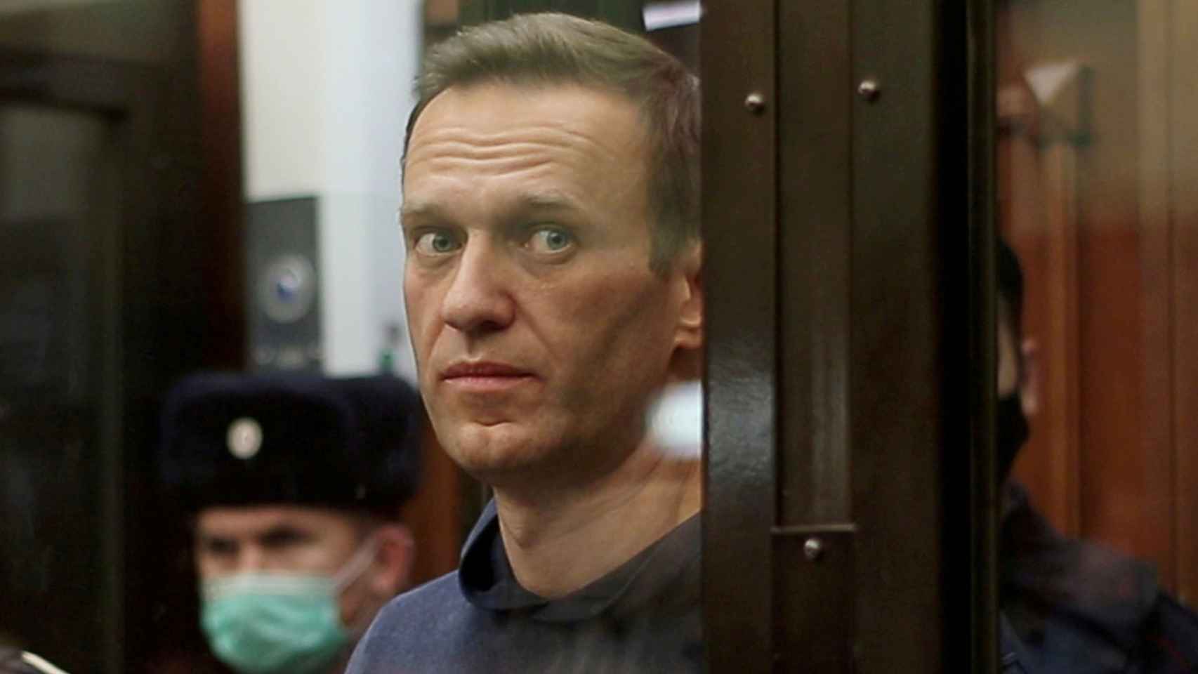 Alexéi Navalni durante la audiencia en la que fue condenado a tres años y medio de prisión.
