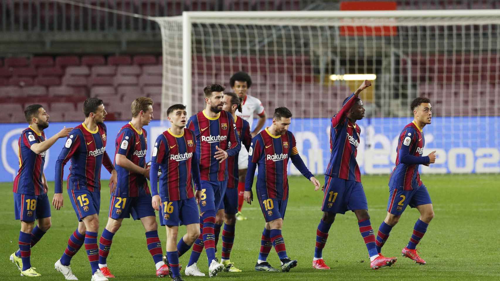 Los jugadores del Barcelona celebran el gol de Ousmane Dembélé
