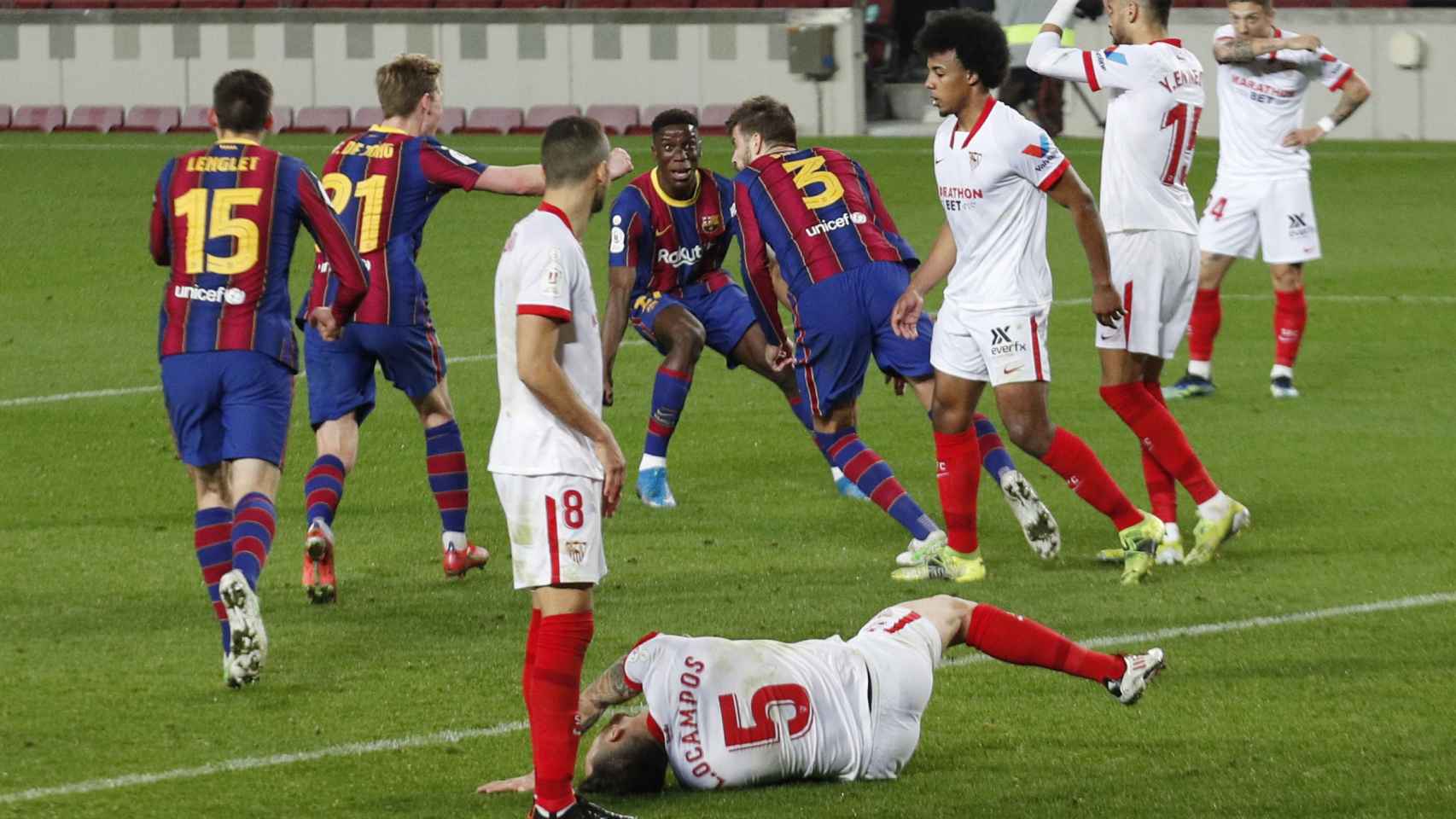 Gerard Piqué celebra el 2-0 del Barcelona al Sevilla