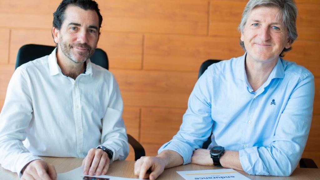 Ander Muelas y Carlos Navarro, fundadores de Endurance Motive, fabricante de baterías de ion-litio.