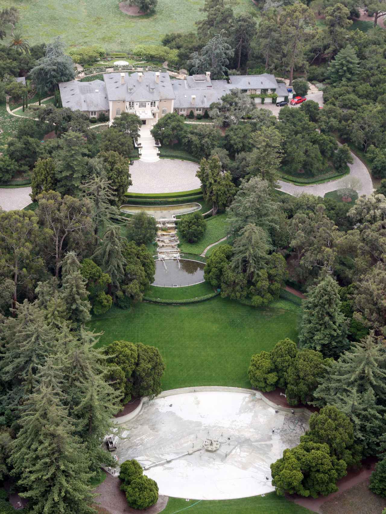 La propiedad de Oprah cuenta con 30.000 metros cuadrados de terreno y jardines.