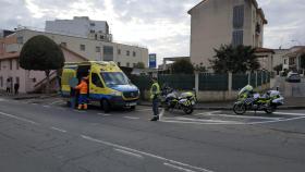 La Guardia Civil auxilia a una mujer mayor que se cayó tras tropezar en Oleiros (A Coruña)