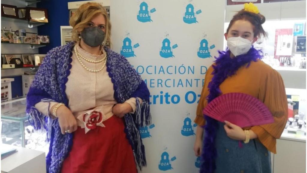El Comercio de Oza “se hace una Emilia Pardo Bazán” para celebrar el Día de la Mujer