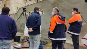 El presidente del Puerto de Vigo supervisa las labores de reflotamiento del ‘Baffin Bay.