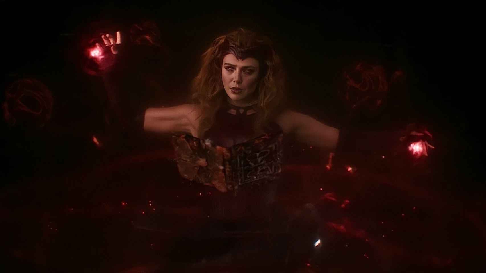 Bruja Escarlata y el 'Darkhold'.