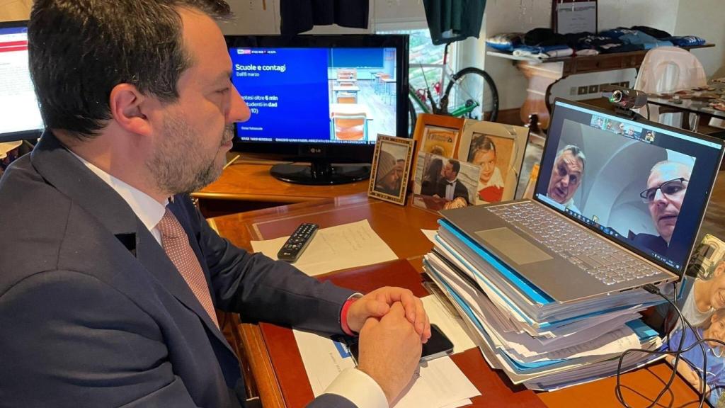El líder de La Liga, Matteo Salvini, durante su conversación virtual con Viktor Orbán esta semana