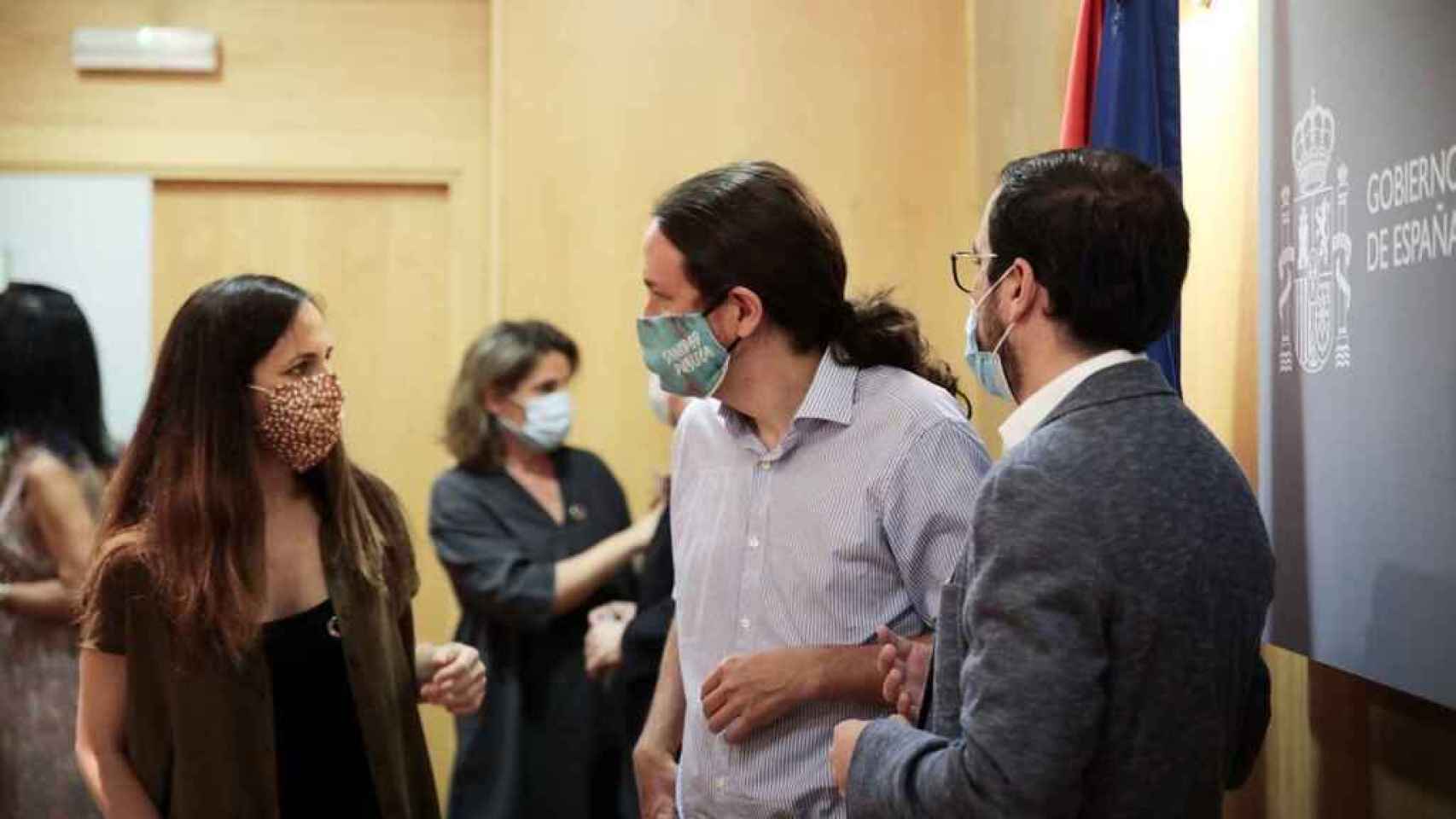Ione Belarra, con Iglesias y Alberto Garzón.