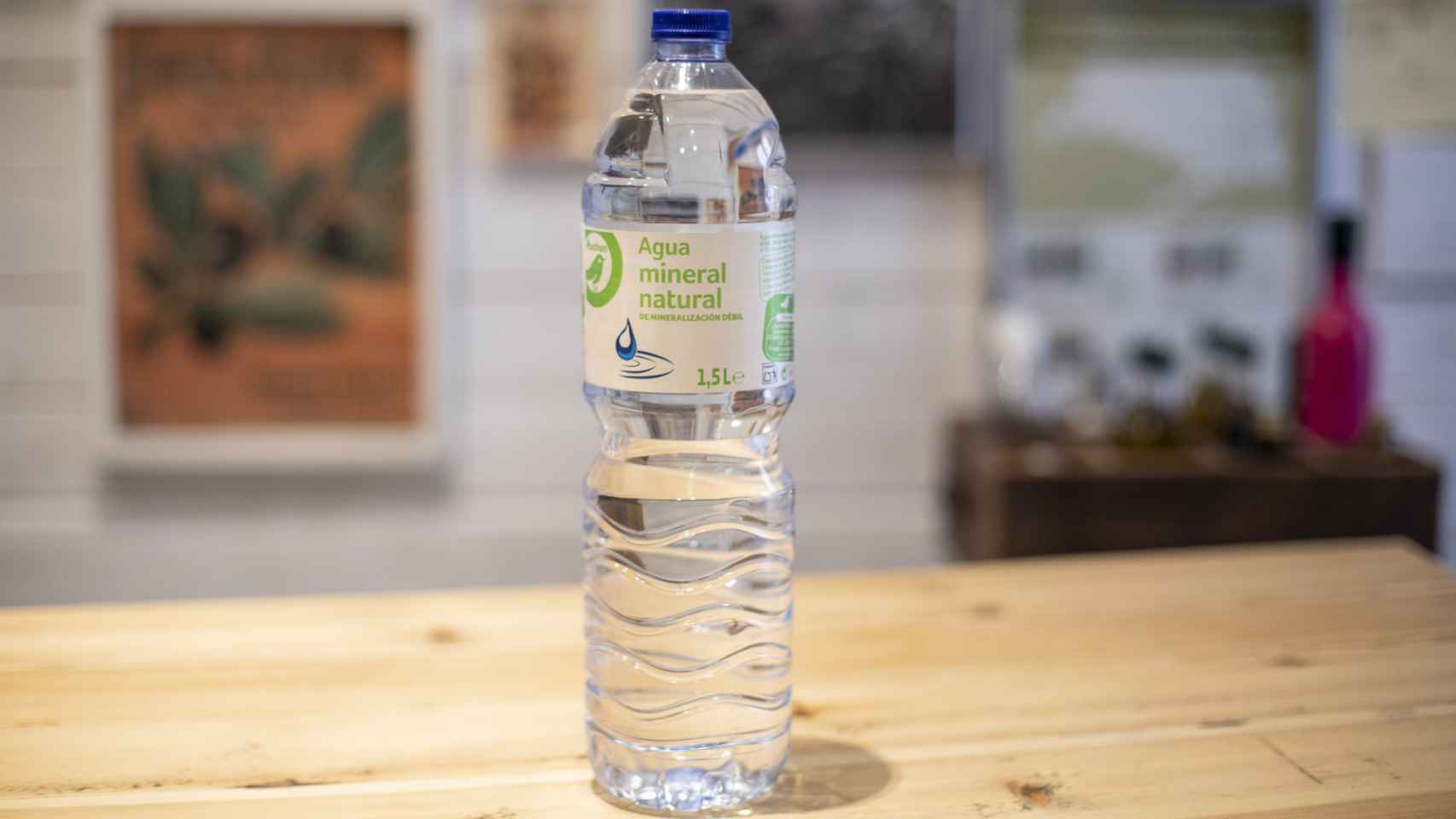 El agua mineral natural de Auchan, la marca blanca de Alcampo.