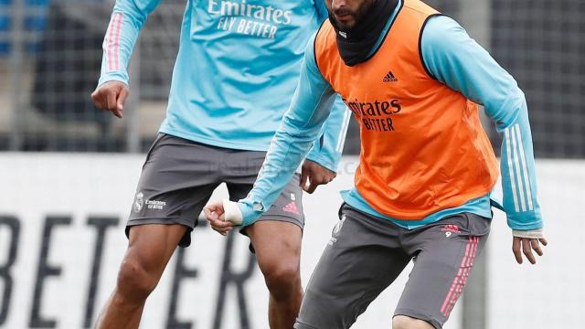 Benzema se entrena con el Real Madrid