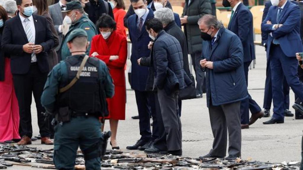 El presidente del Gobierno junto a varios ministros en el acto de este jueves.